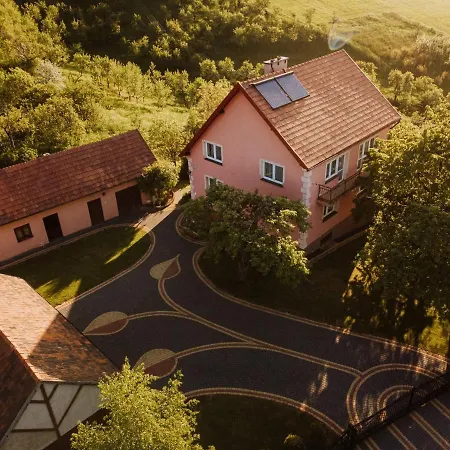 Holiday home Dom Pod Jabloniami Lukowica